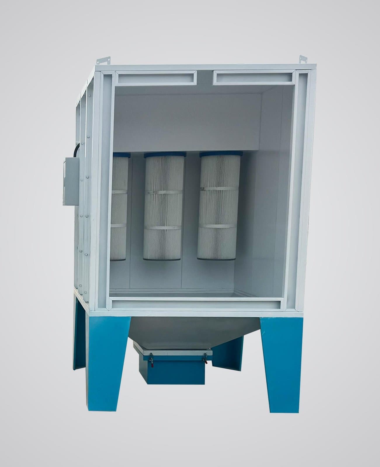 Powder coating booth with cartridge filters